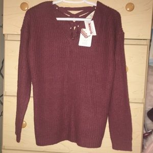 🔥 BRAND NEW Braided back sweater🔥